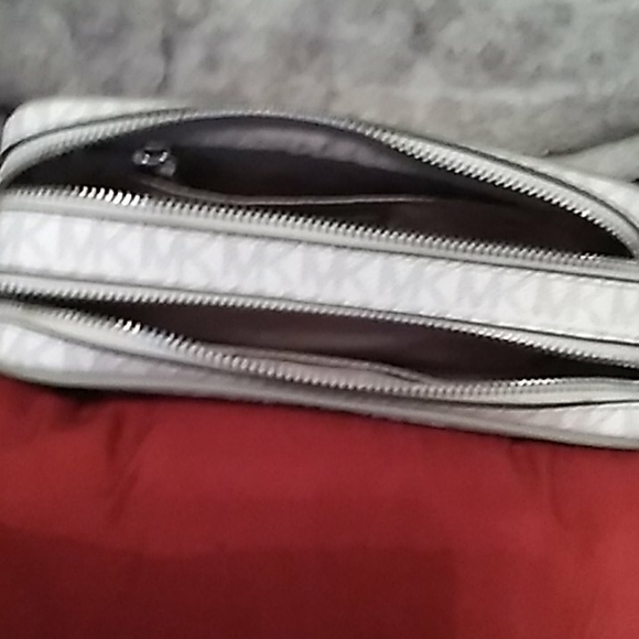 Purse - Picture 2 of 2